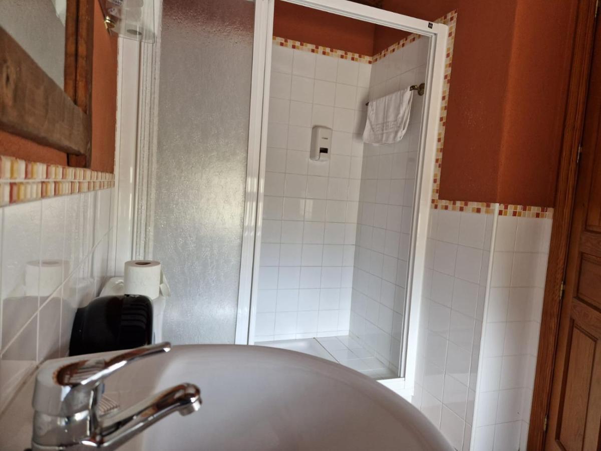 Hostal La Plata Оропеса Екстериор снимка