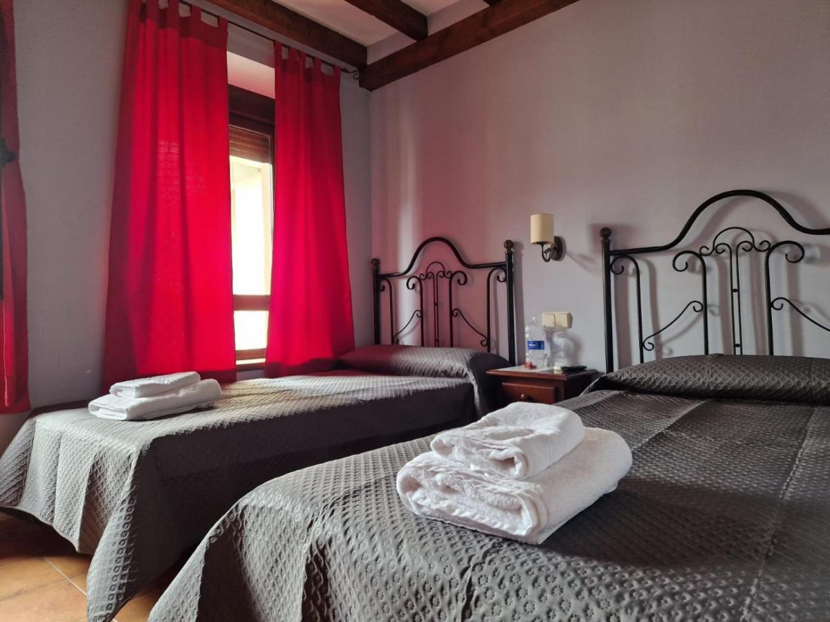 Hostal La Plata Оропеса Екстериор снимка